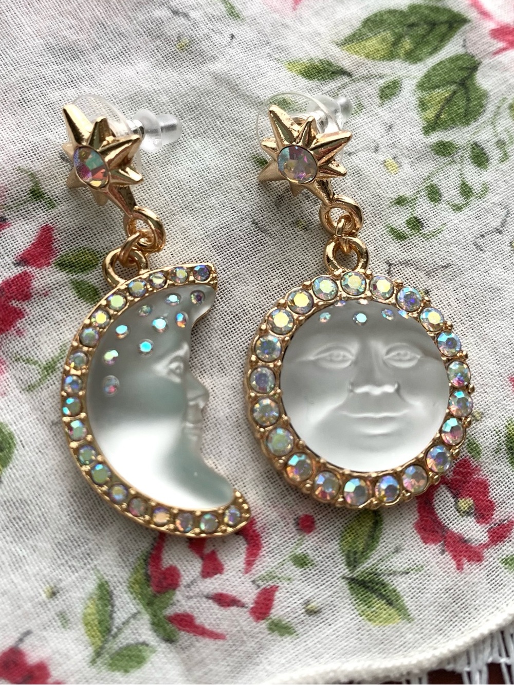 Kirk’s Folly White Moon Face Vintage/Retro Style Earrings - Picture 3 of 4